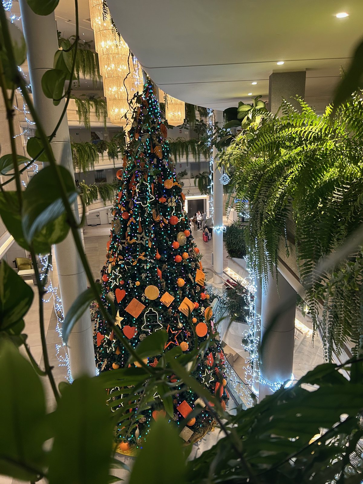 The giant decorated Christmas tree in the Arona Gran foyer